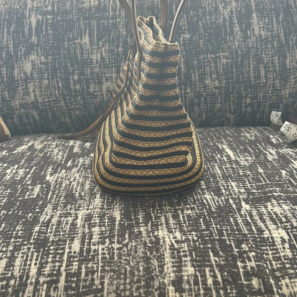 Eric Javits Tote - Picture 3 of 9